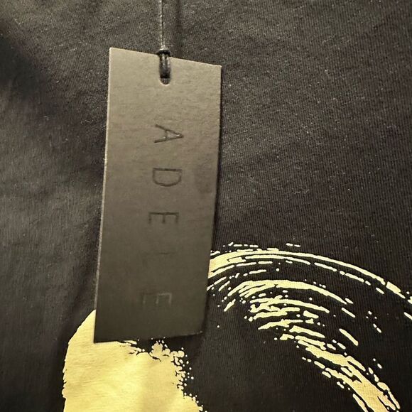 Weekends with Adele Saturn Photo Tee - Picture 5 of 5